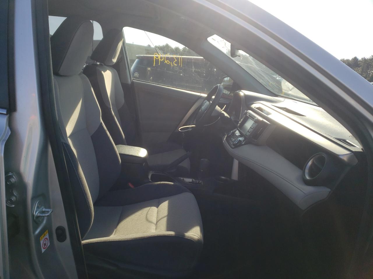 Photo 5 from auction – 2013 TOYOTA RAV4 XLE with VIN JTMRFREV9D5008413