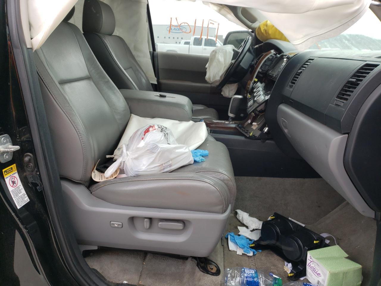 Photo 5 from auction – 2008 TOYOTA SEQUOIA LI with VIN 5TDBY68A98S017115