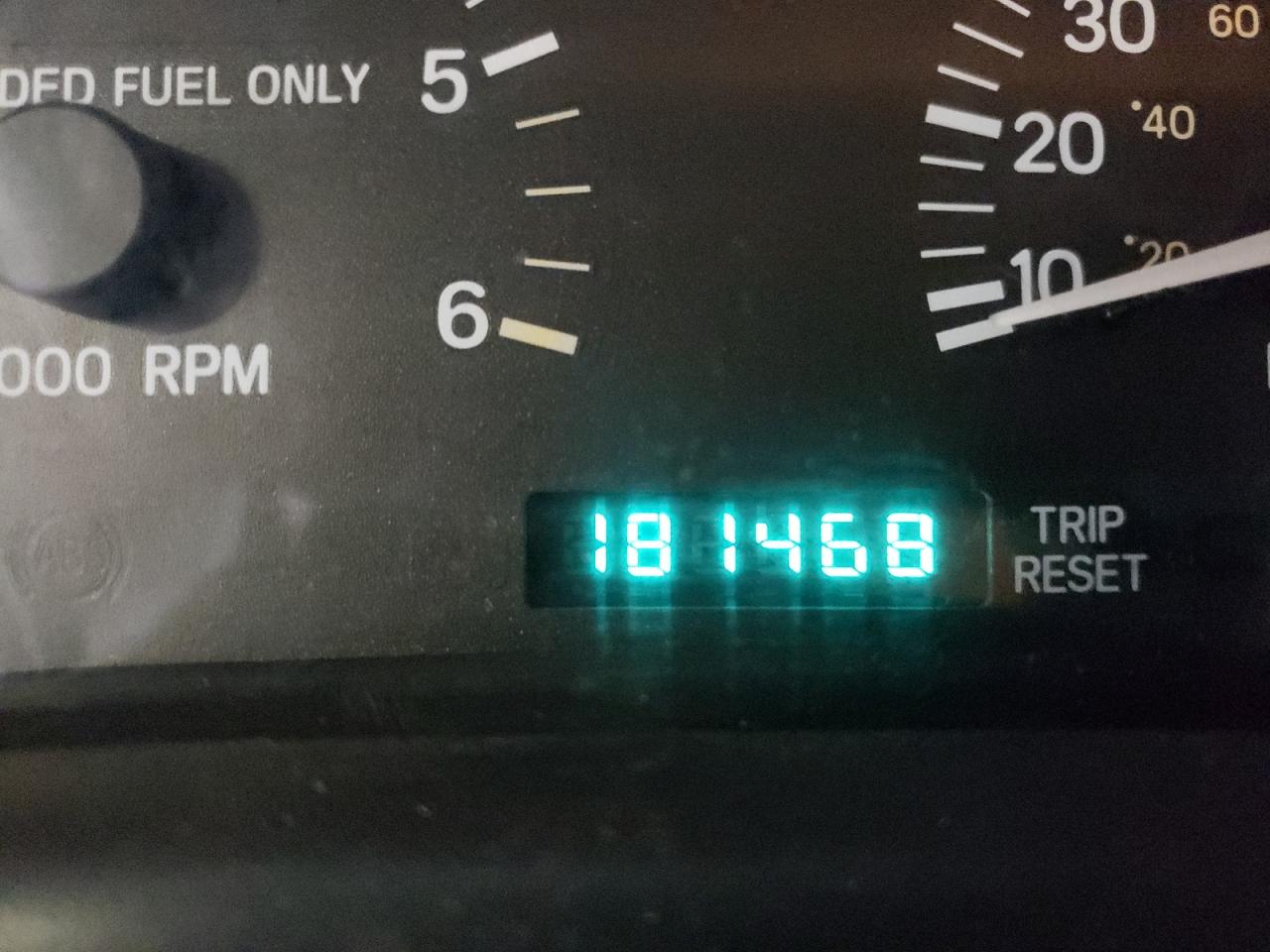 Photo 8 from auction – 1999 JEEP CHEROKEE S with VIN 1J4FF68S7XL595403