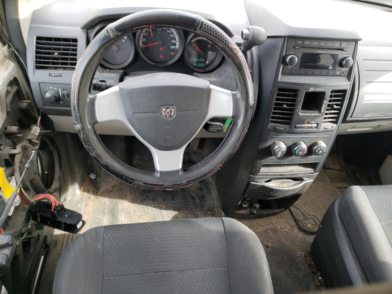 Photo 9 from auction – 2010 DODGE GRAND CARA with VIN 2D4CN1AE1AR490649