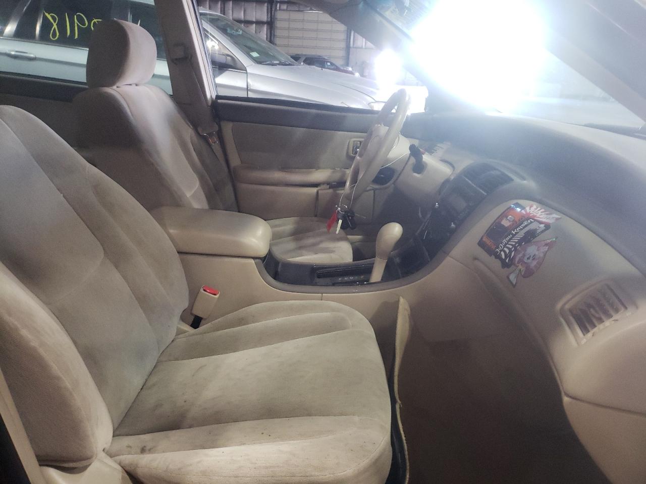 Photo 5 from auction – 2000 TOYOTA AVALON XL with VIN 4T1BF28B5YU033679