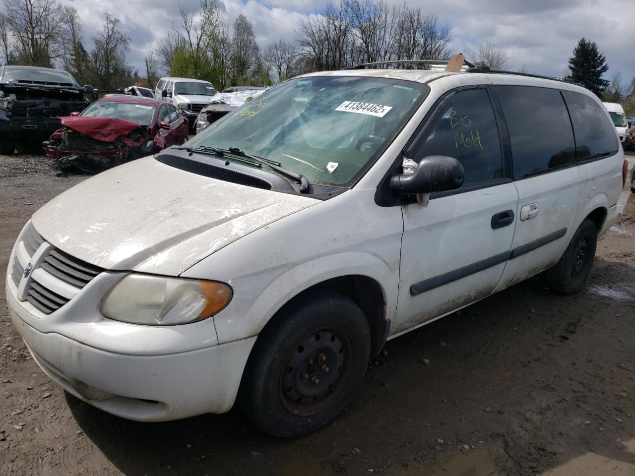 Photo 2 from auction – 2005 DODGE GRAND CARA with VIN 1D4GP24R55B210106