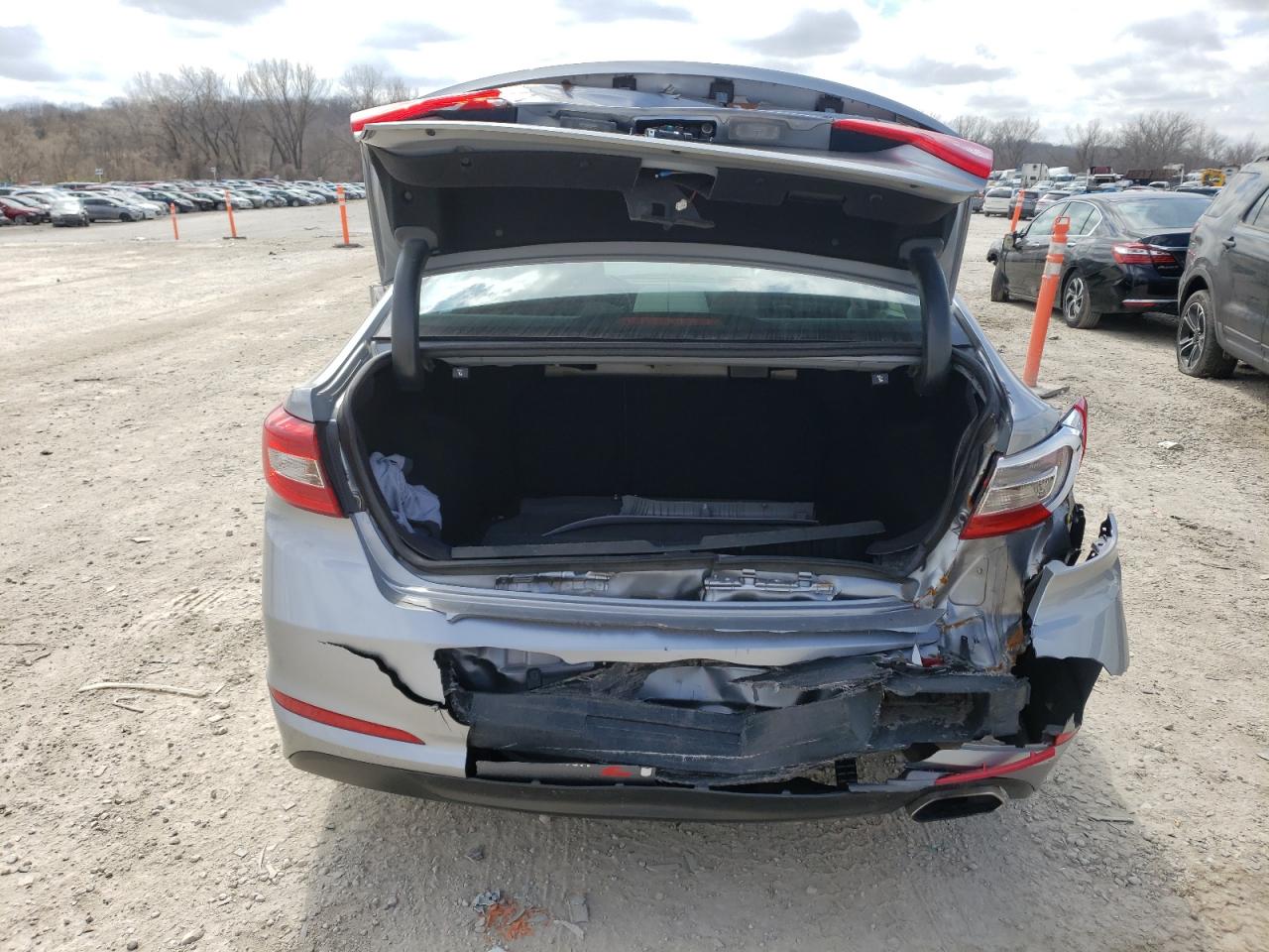 Photo 9 from auction – 2017 HYUNDAI SONATA SE with VIN 5NPE24AF5HH570634