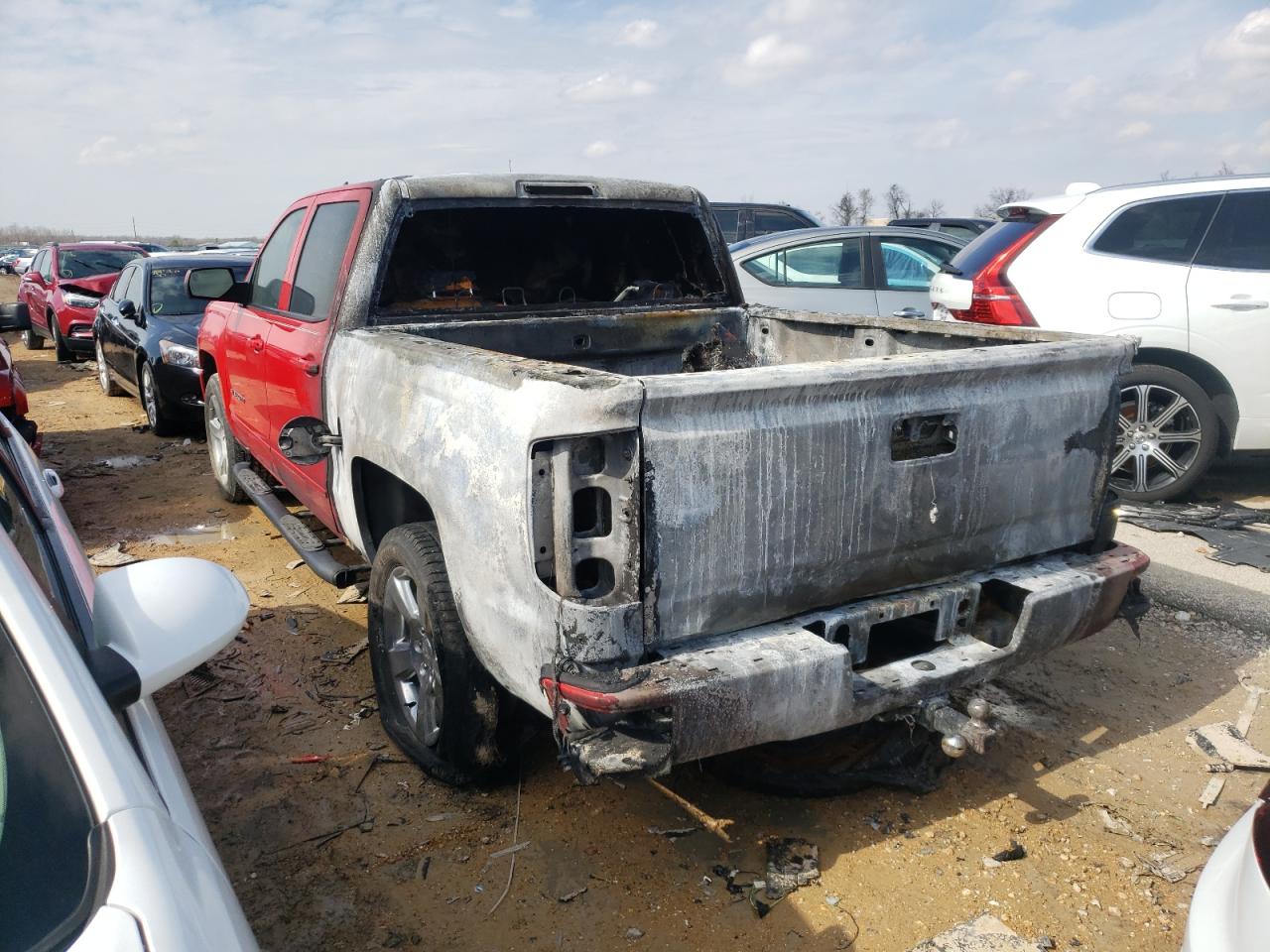 Photo 3 from auction – 2018 CHEVROLET SILVERADO with VIN 3GCUKREC3JG469454