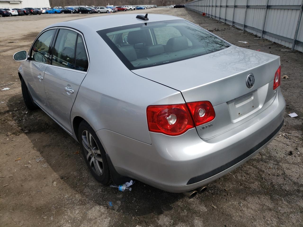Photo 3 from auction – 2005 VOLKSWAGEN NEW JETTA with VIN 3VWDF71K65M616974