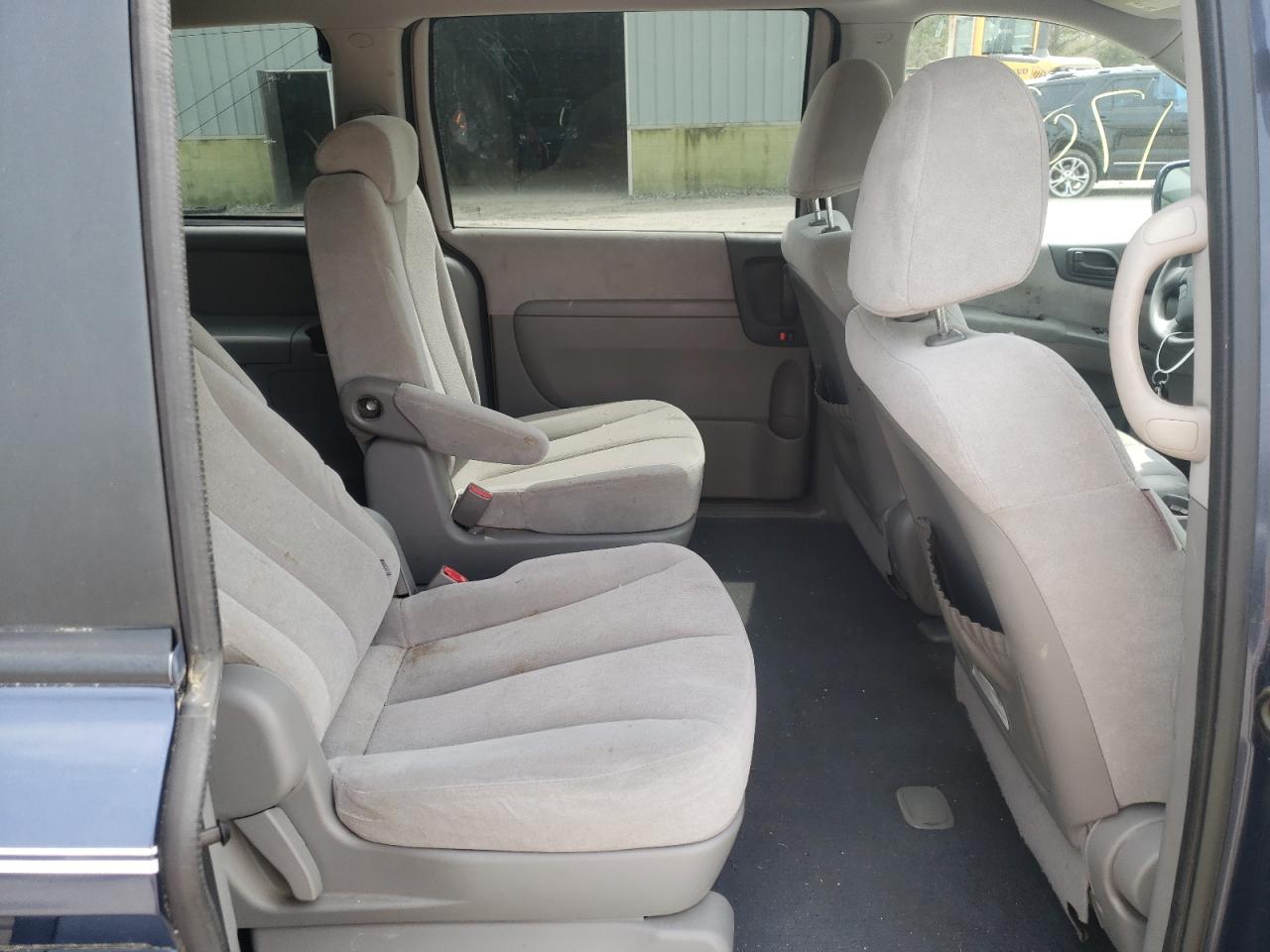 Photo 6 from auction – 2008 KIA SEDONA with VIN KNDMB233786265584