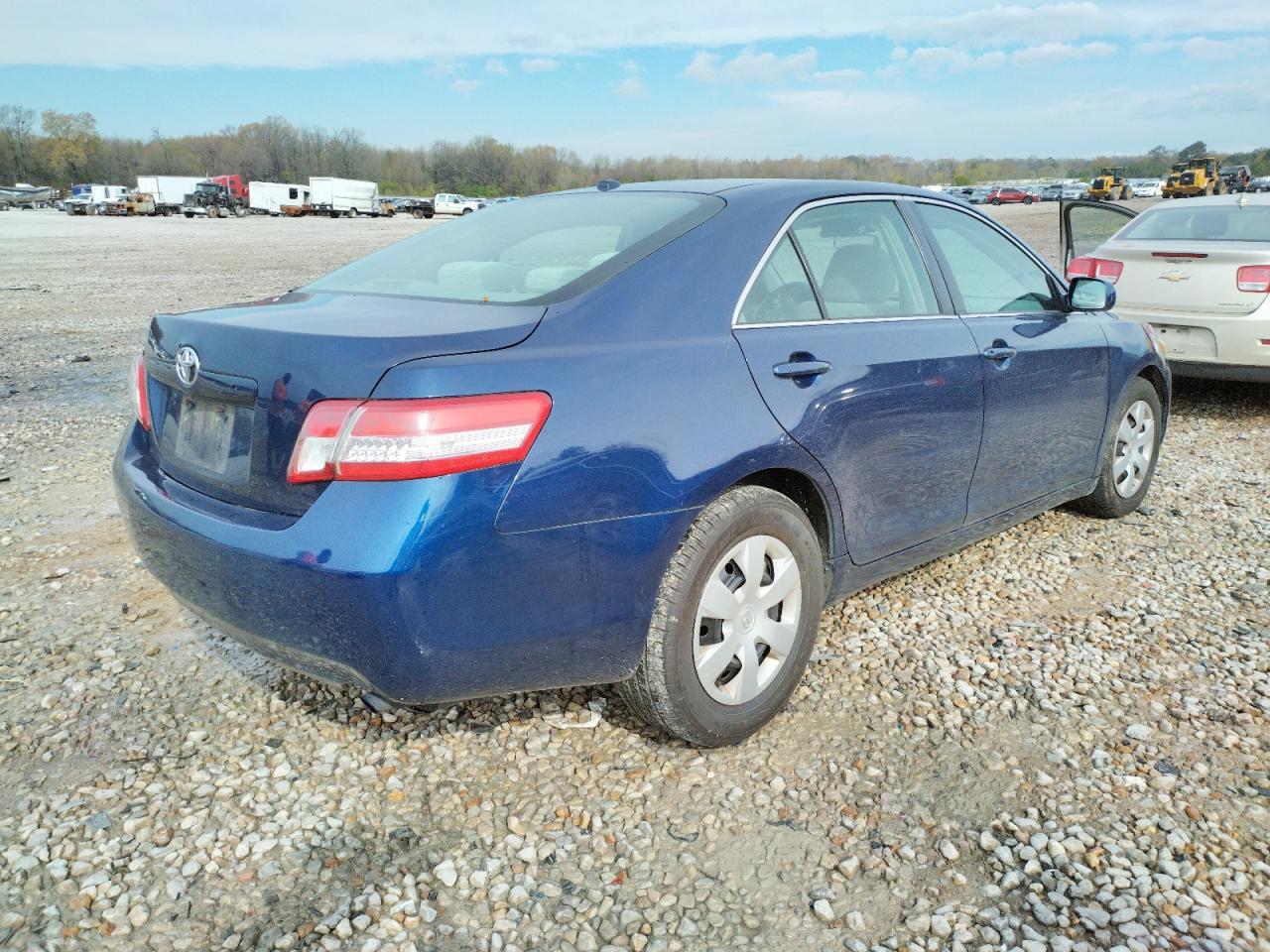 Photo 4 from auction – 2011 TOYOTA CAMRY BASE with VIN 4T4BF3EK1BR145256