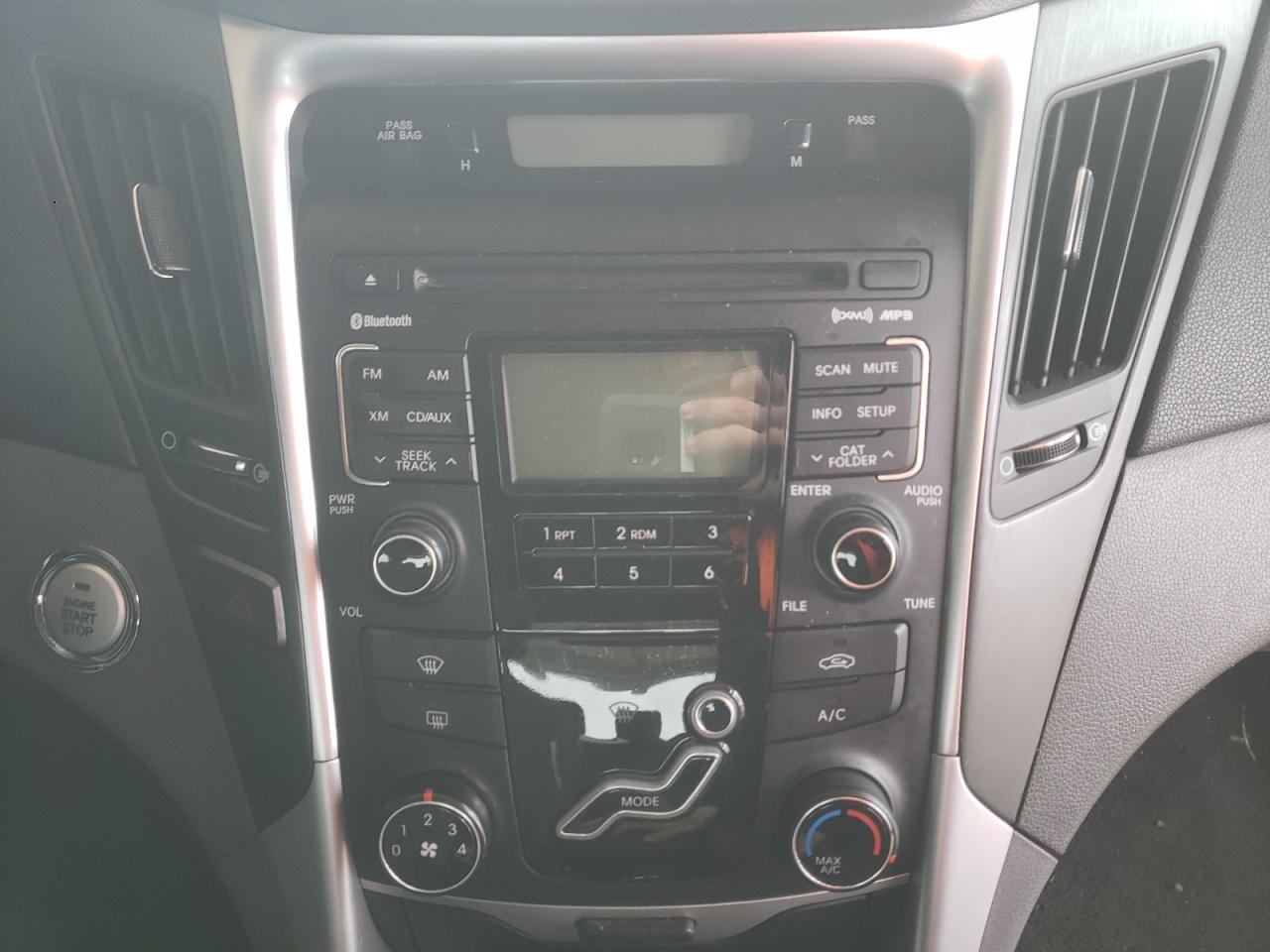 Photo 9 from auction – 2011 HYUNDAI SONATA SE with VIN 5NPEC4ACXBH281436