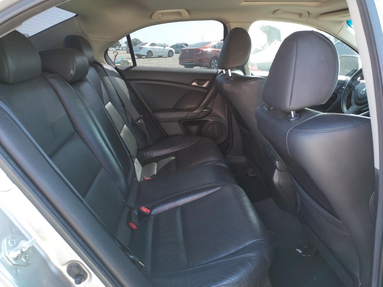 Photo 6 from auction – 2010 ACURA TSX with VIN JH4CU4F67AC003559