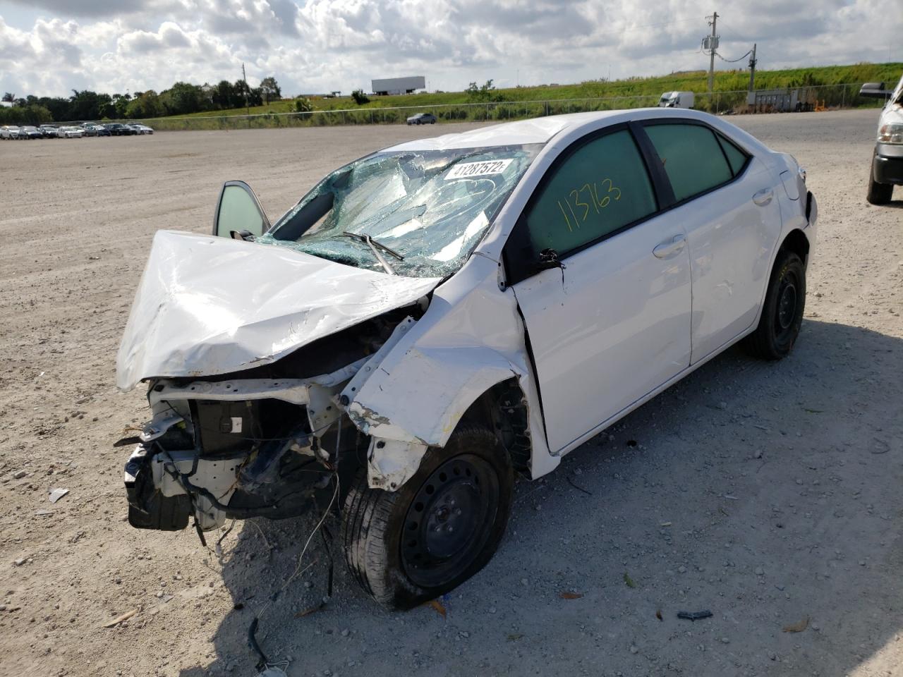 Photo 2 from auction – 2015 TOYOTA COROLLA L with VIN 2T1BURHE9FC288181