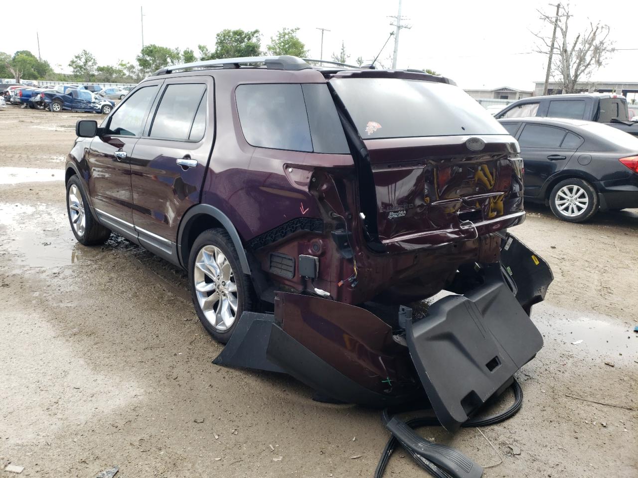 Photo 3 from auction – 2011 FORD EXPLORER L with VIN 1FMHK7F8XBGA09524