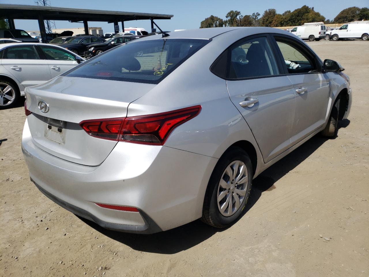 Photo 4 from auction – 2018 HYUNDAI ACCENT SE with VIN 3KPC24A37JE025736