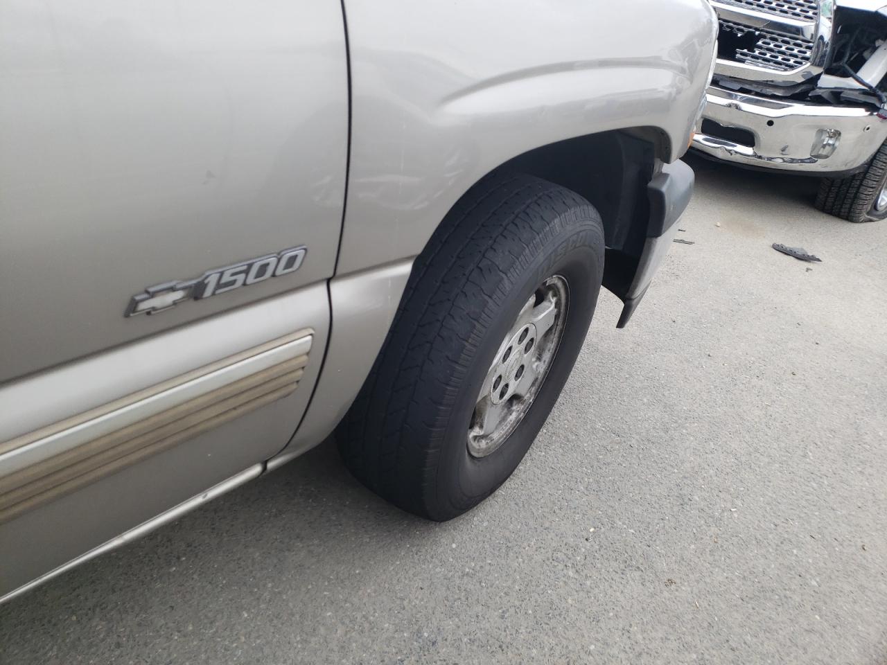 Photo 9 from auction – 2001 CHEVROLET SILVERADO with VIN 1GCEK19T11E147077