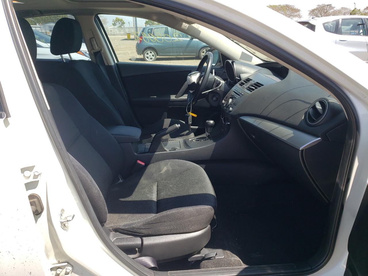 Photo 5 from auction – 2012 MAZDA 3 I with VIN JM1BL1V88C1545320