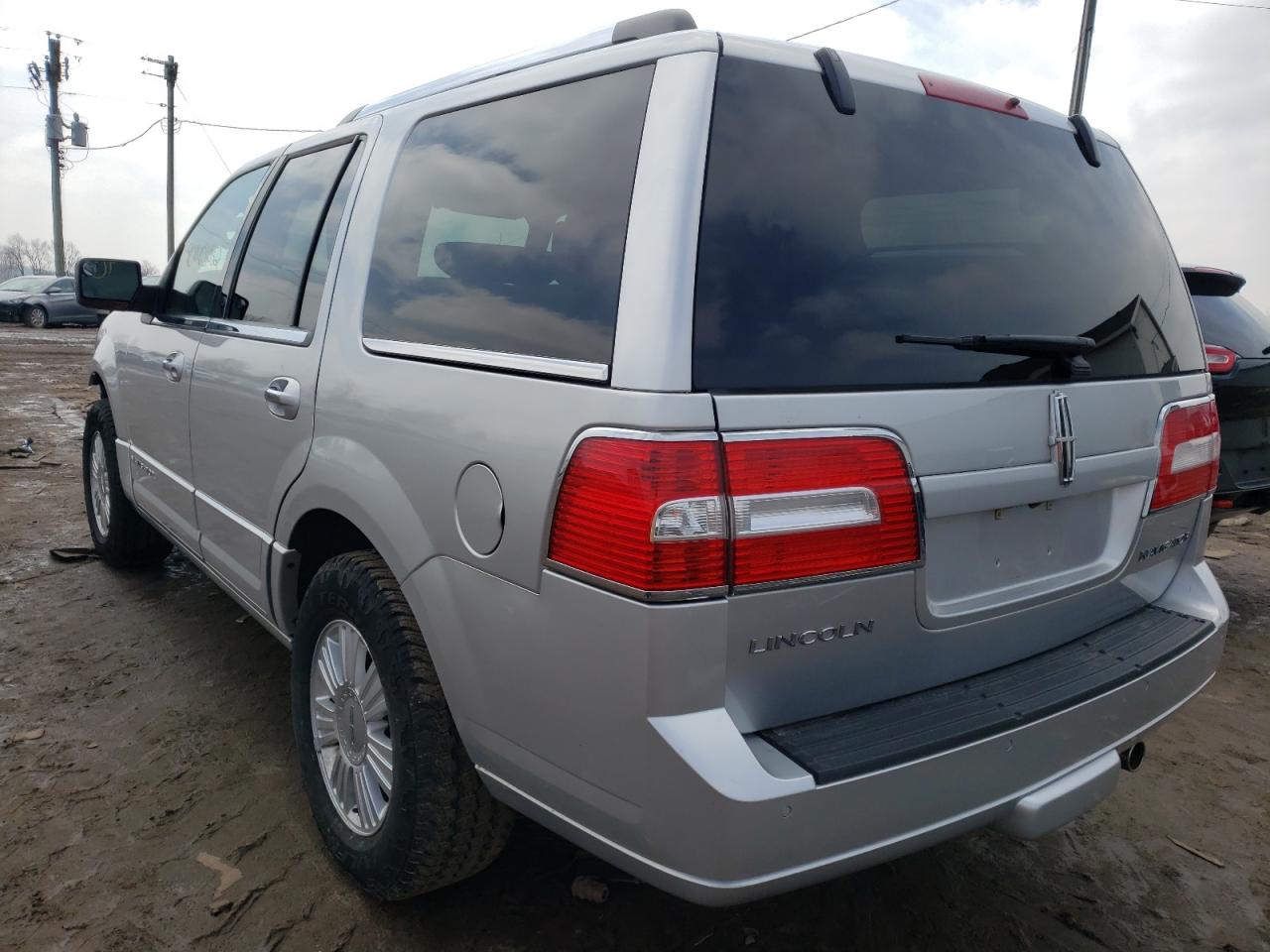 Photo 3 from auction – 2011 LINCOLN NAVIGATOR with VIN 5LMJJ2J53BEJ03113
