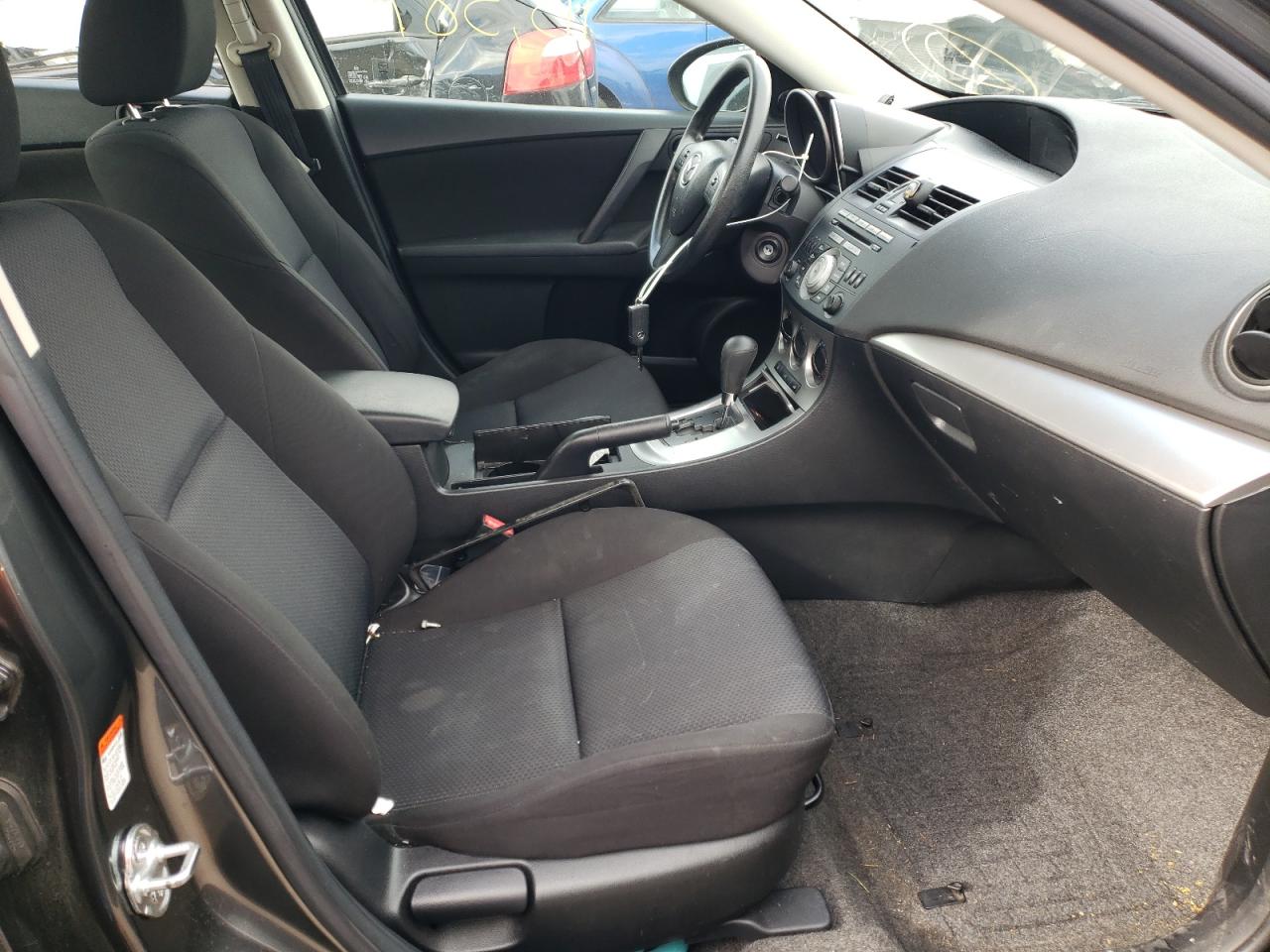 Photo 5 from auction – 2011 MAZDA 3 I with VIN JM1BL1VG8B1483083