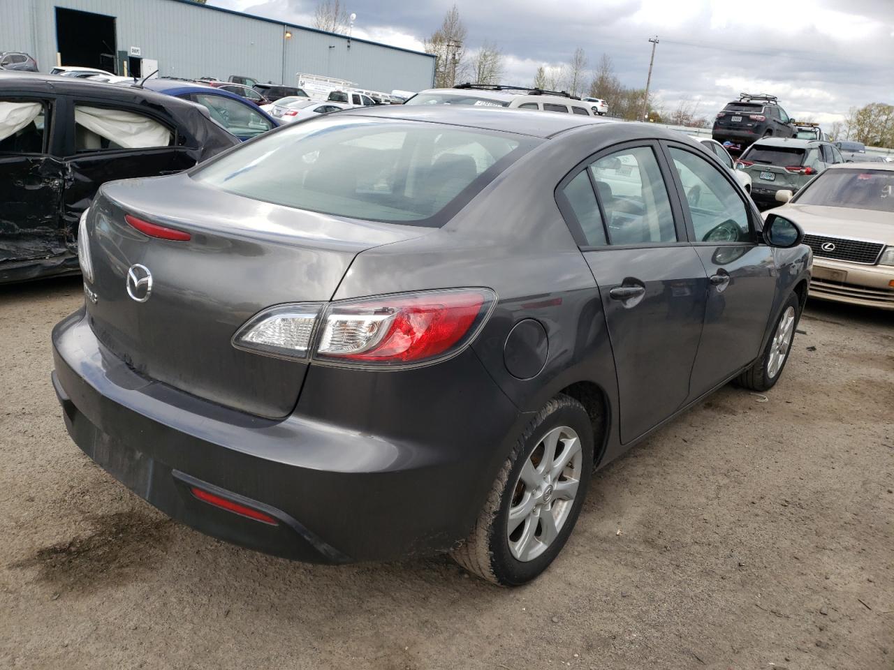 Photo 4 from auction – 2011 MAZDA 3 I with VIN JM1BL1VG8B1483083