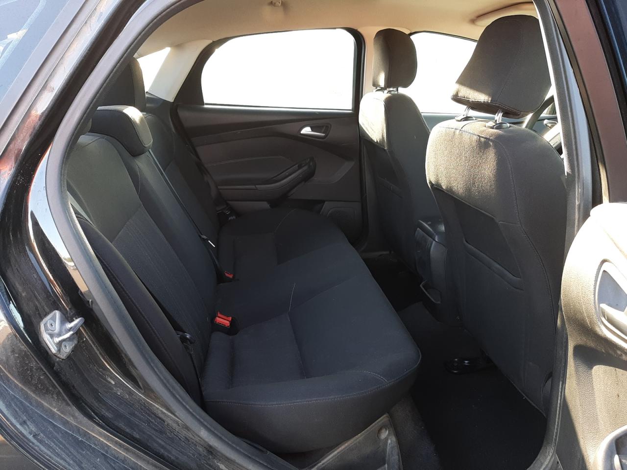 Photo 6 from auction – 2016 FORD FOCUS SE with VIN 1FADP3F26GL337729