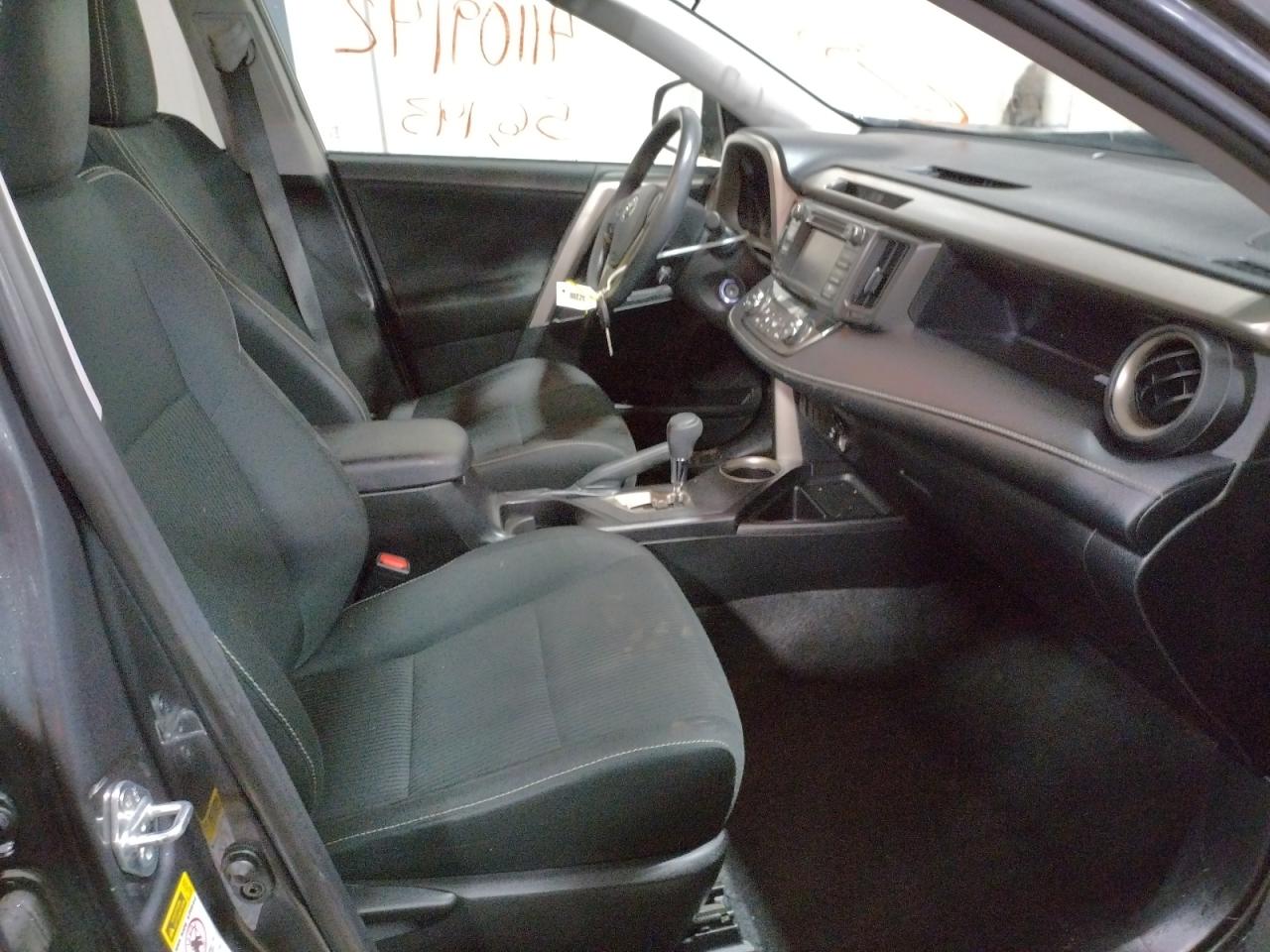 Photo 5 from auction – 2015 TOYOTA RAV4 XLE with VIN 2T3RFREV4FW387641