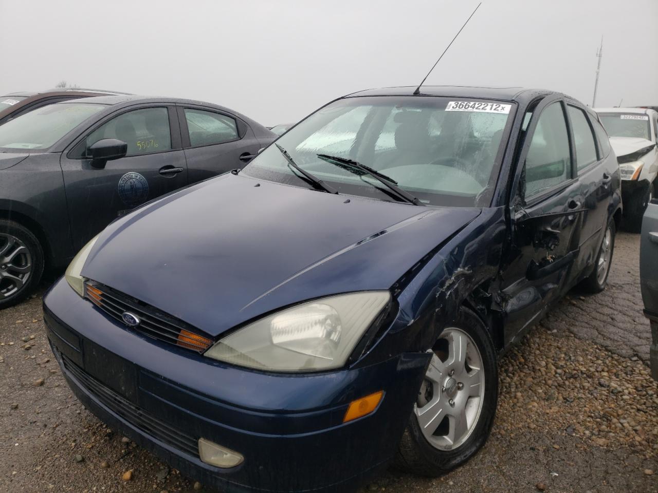 Photo 2 from auction – 2004 FORD FOCUS ZX5 with VIN 3FAFP37Z84R101617