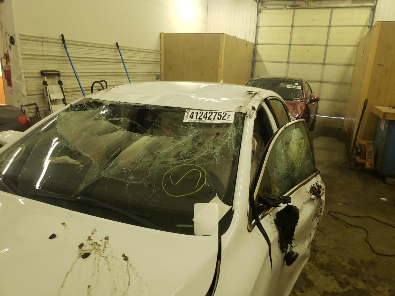 Photo 9 from auction – 2015 CHRYSLER 200 C with VIN 1C3CCCCG7FN569538