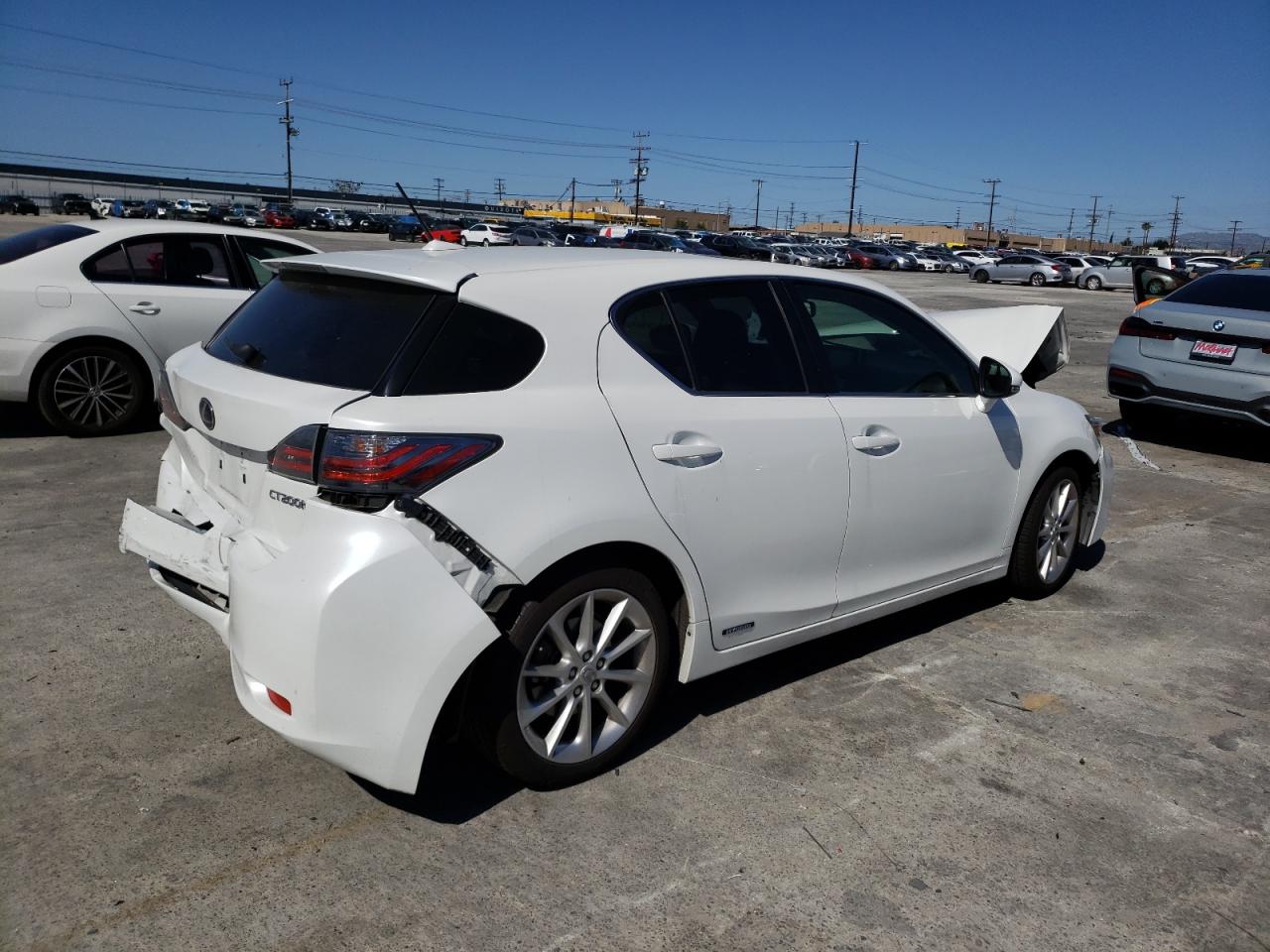 Photo 4 from auction – 2013 LEXUS CT 200 with VIN JTHKD5BH1D2172575