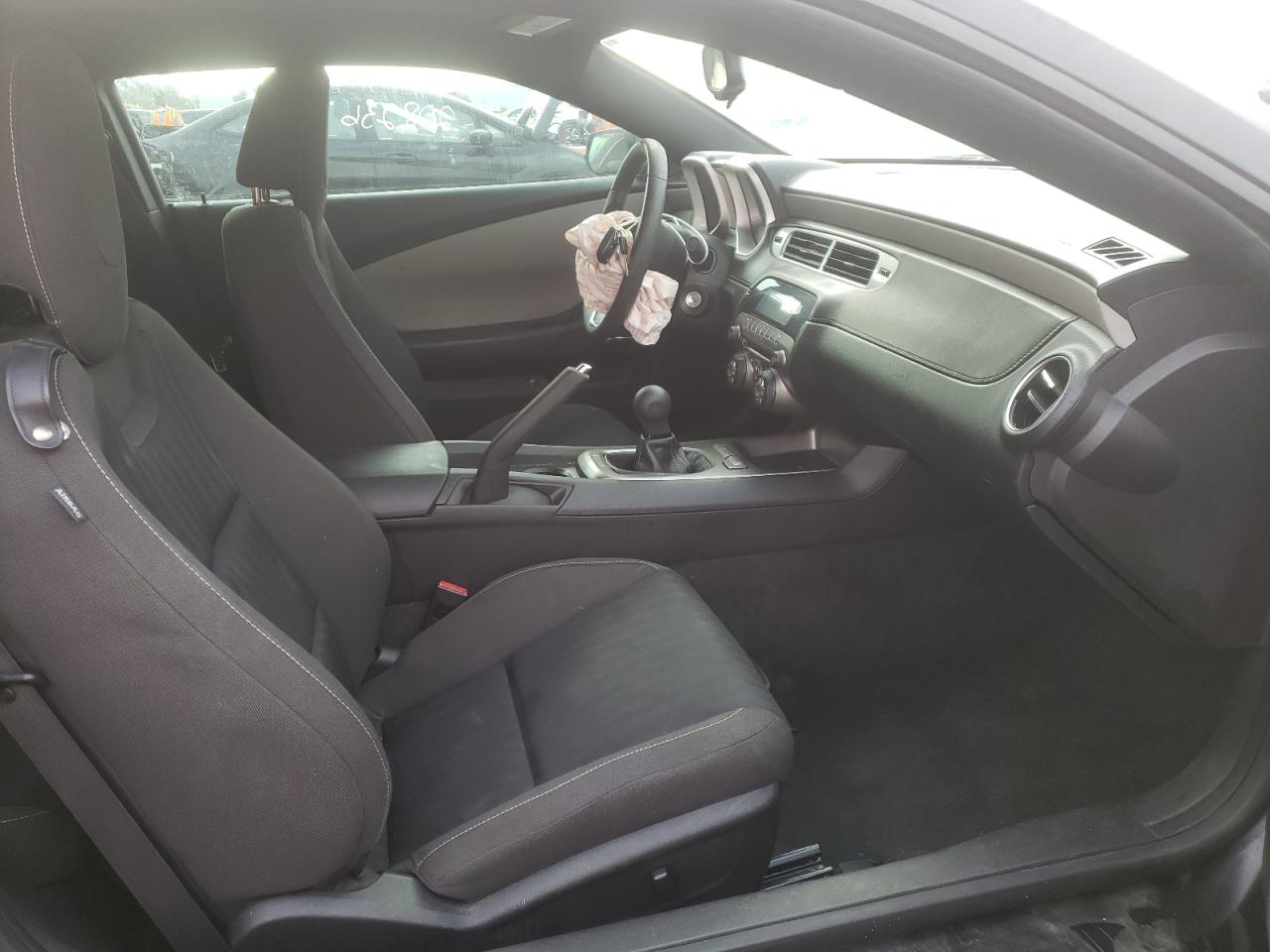 Photo 5 from auction – 2012 CHEVROLET CAMARO LS with VIN 2G1FE1E38C9111614