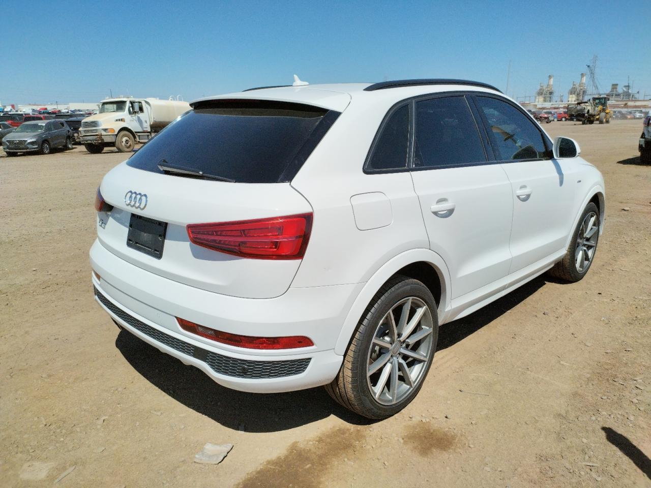 Photo 4 from auction – 2018 AUDI Q3 PREMIUM with VIN WA1HCCFS8JR000906