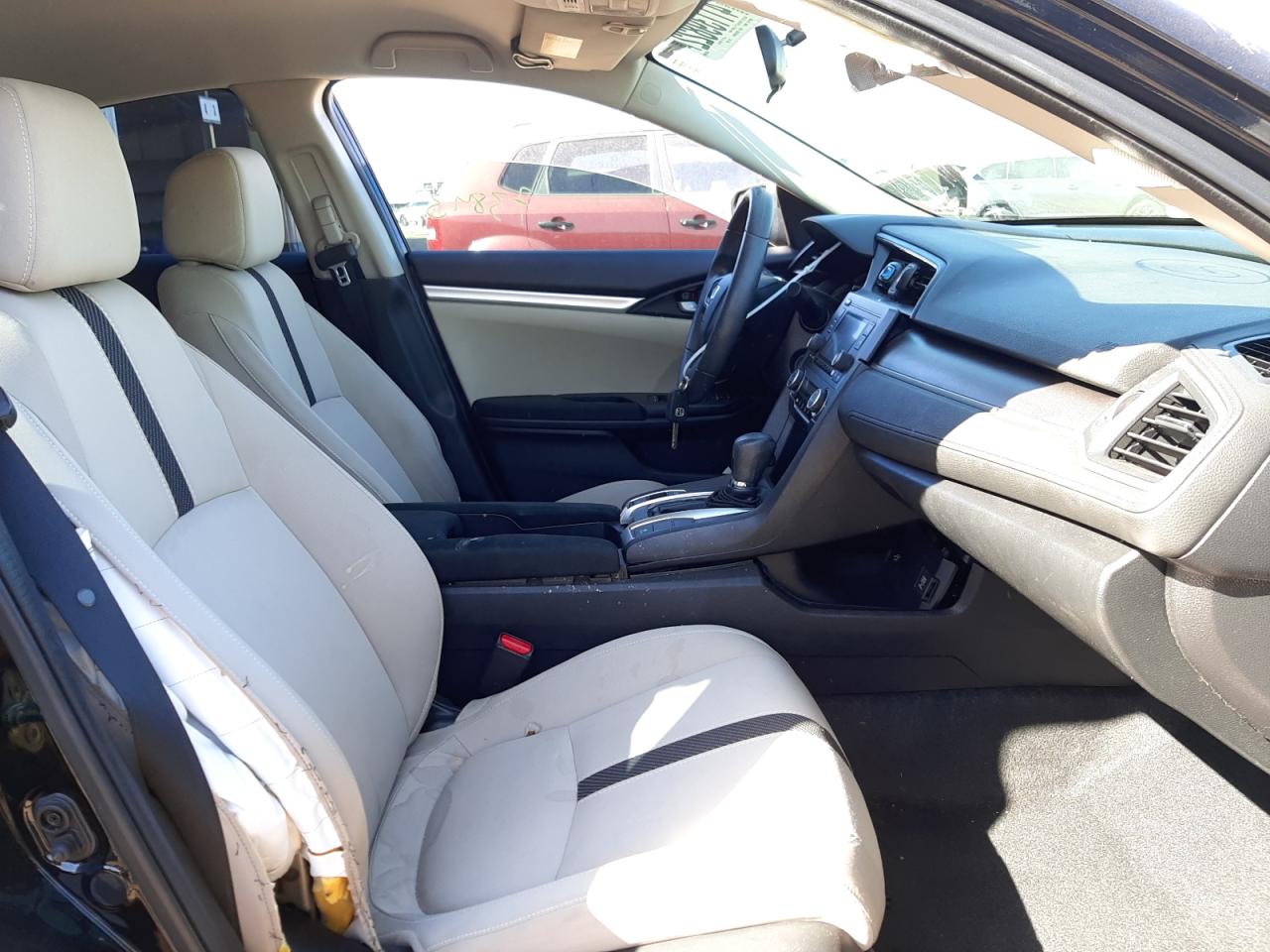 Photo 5 from auction – 2017 HONDA CIVIC LX with VIN 19XFC2F58HE224877