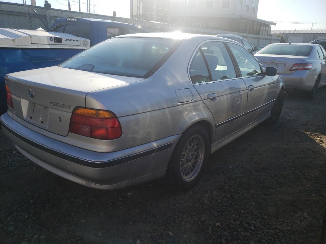 Photo 4 from auction – 1999 BMW 528 I AUTO with VIN WBADM6330XBY28169