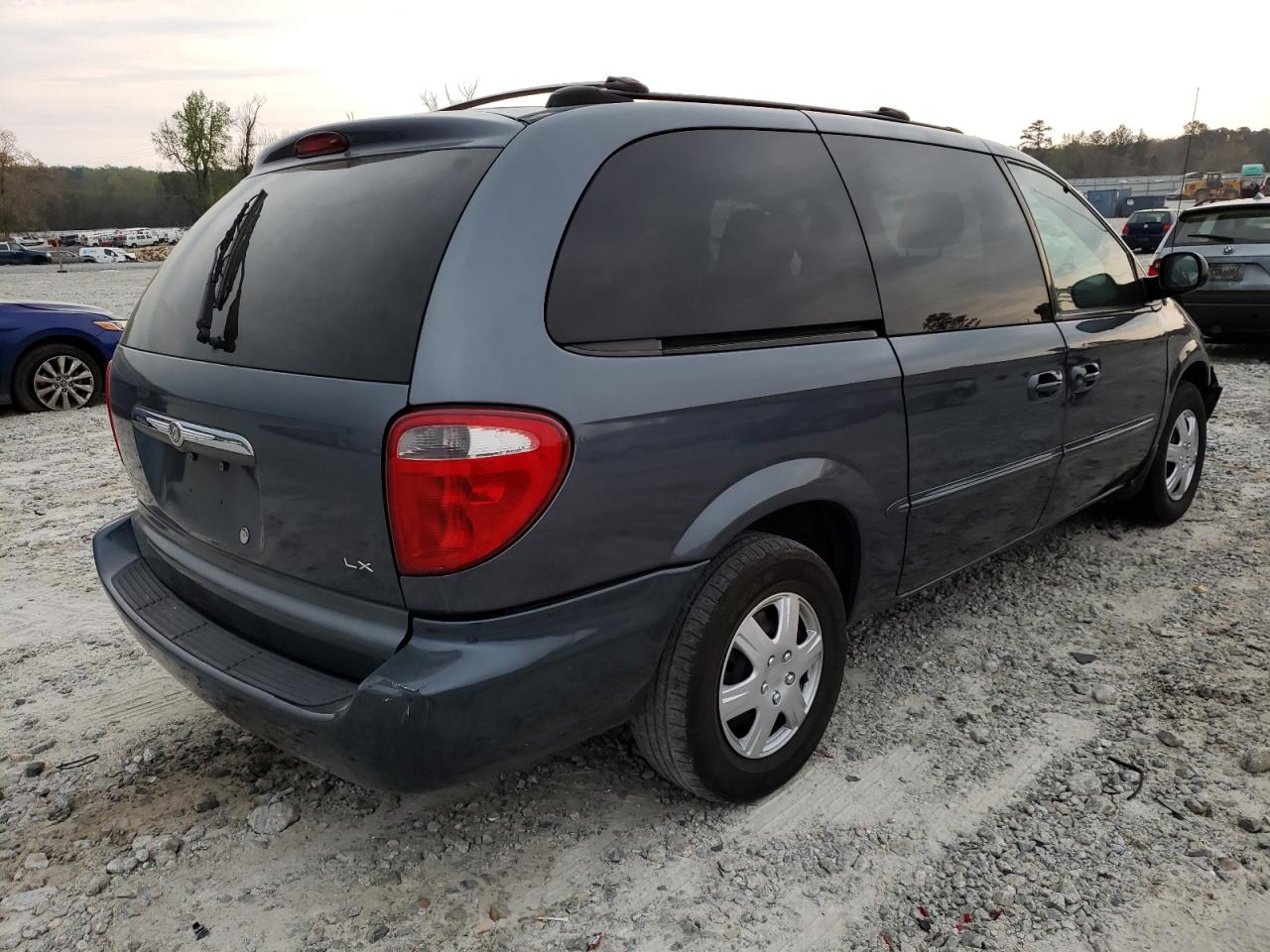 Photo 4 from auction – 2002 CHRYSLER TOWN & COU with VIN 2C4GP44342R614029