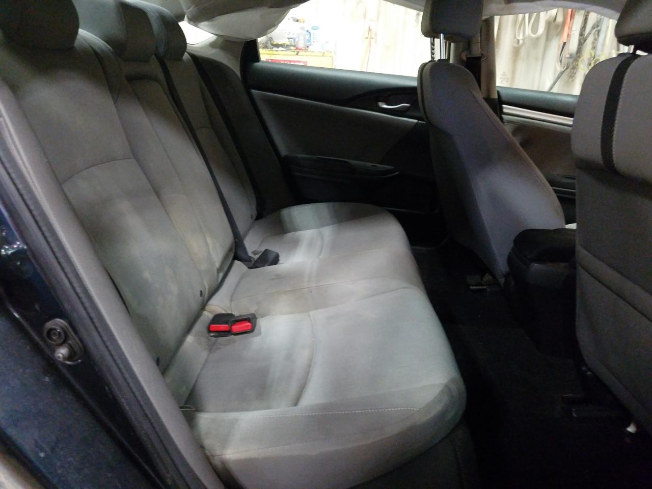 Photo 6 from auction – 2018 HONDA CIVIC EX with VIN 2HGFC2F74JH555274