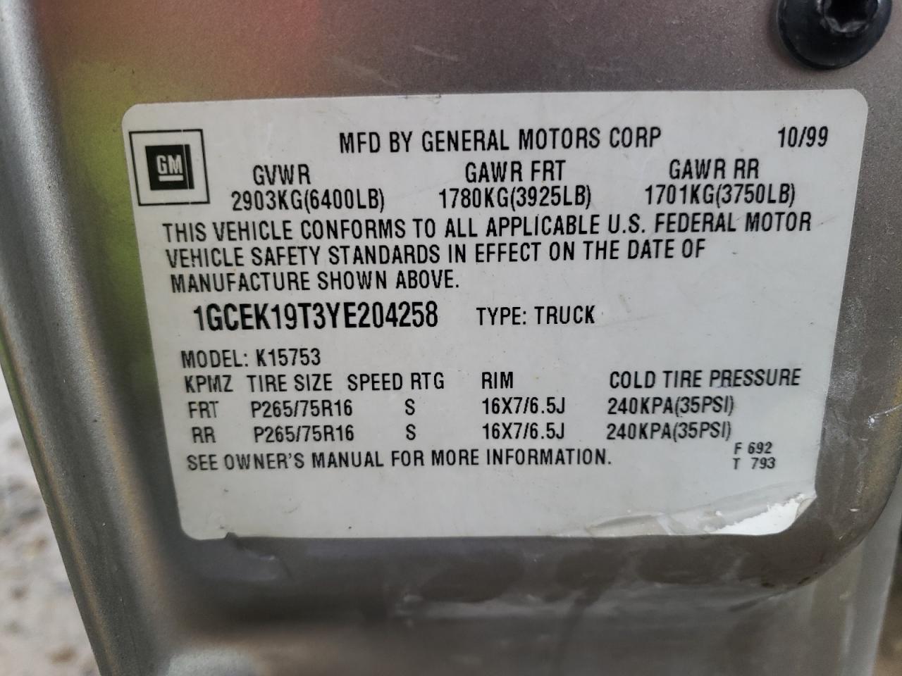 Photo 10 from auction – 2000 CHEVROLET SILVERADO with VIN 1GCEK19T3YE204258