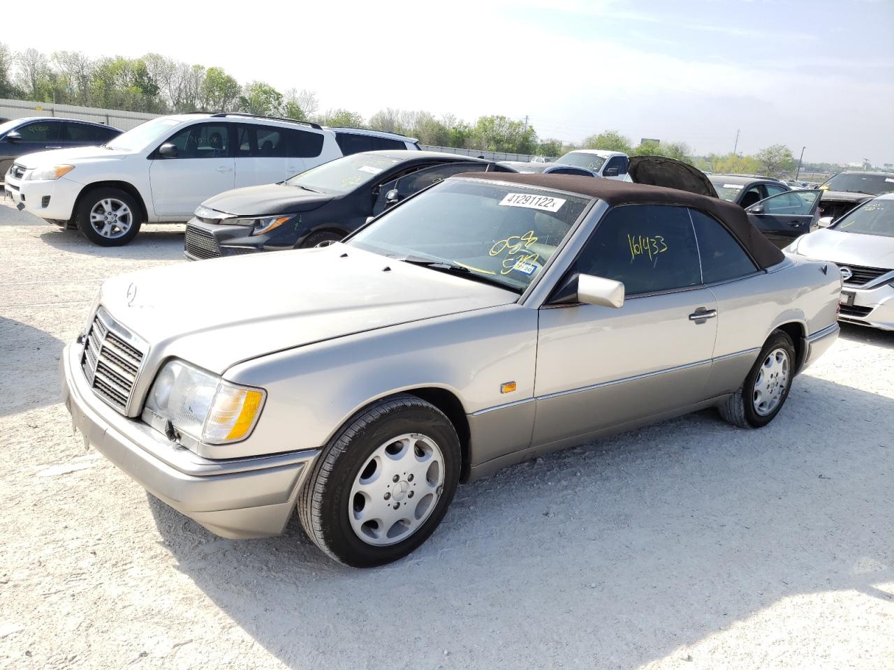 Photo 2 from auction – 1994 MERCEDES-BENZ E 320 with VIN WDBEA66E6RC058567