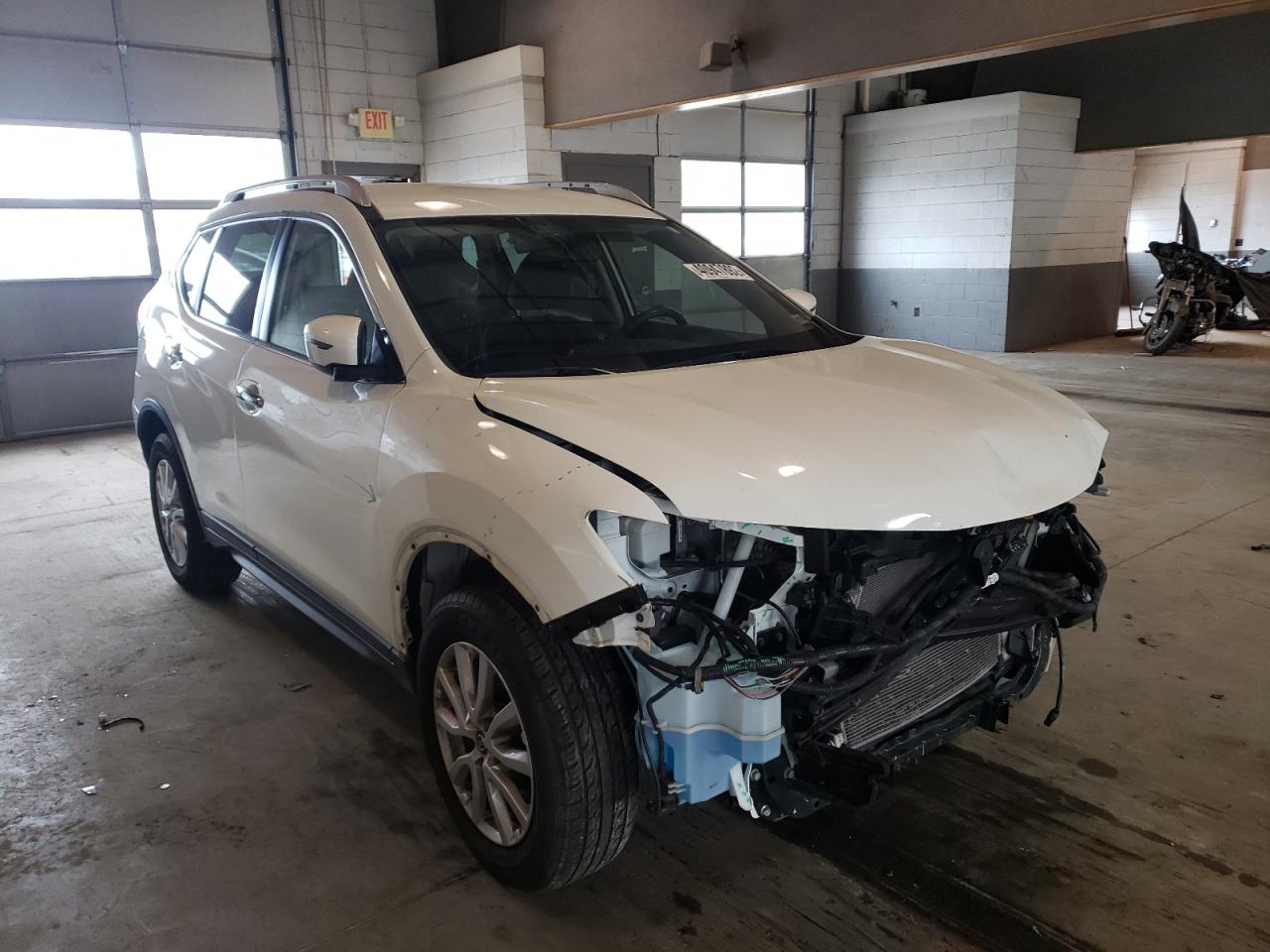 NISSAN ROGUE S 2017 with VIN KNMAT2MV4HP606644 - Photo from auction