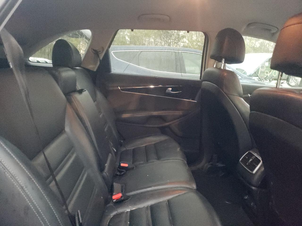 Photo 6 from auction – 2017 KIA SORENTO EX with VIN 5XYPH4A15HG276315