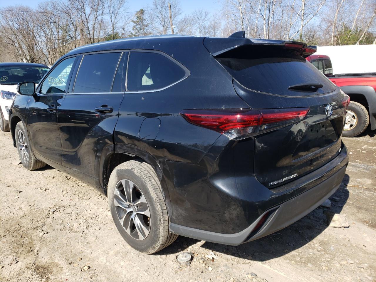 Photo 3 from auction – 2021 TOYOTA HIGHLANDER with VIN 5TDGZRAH7MS040558