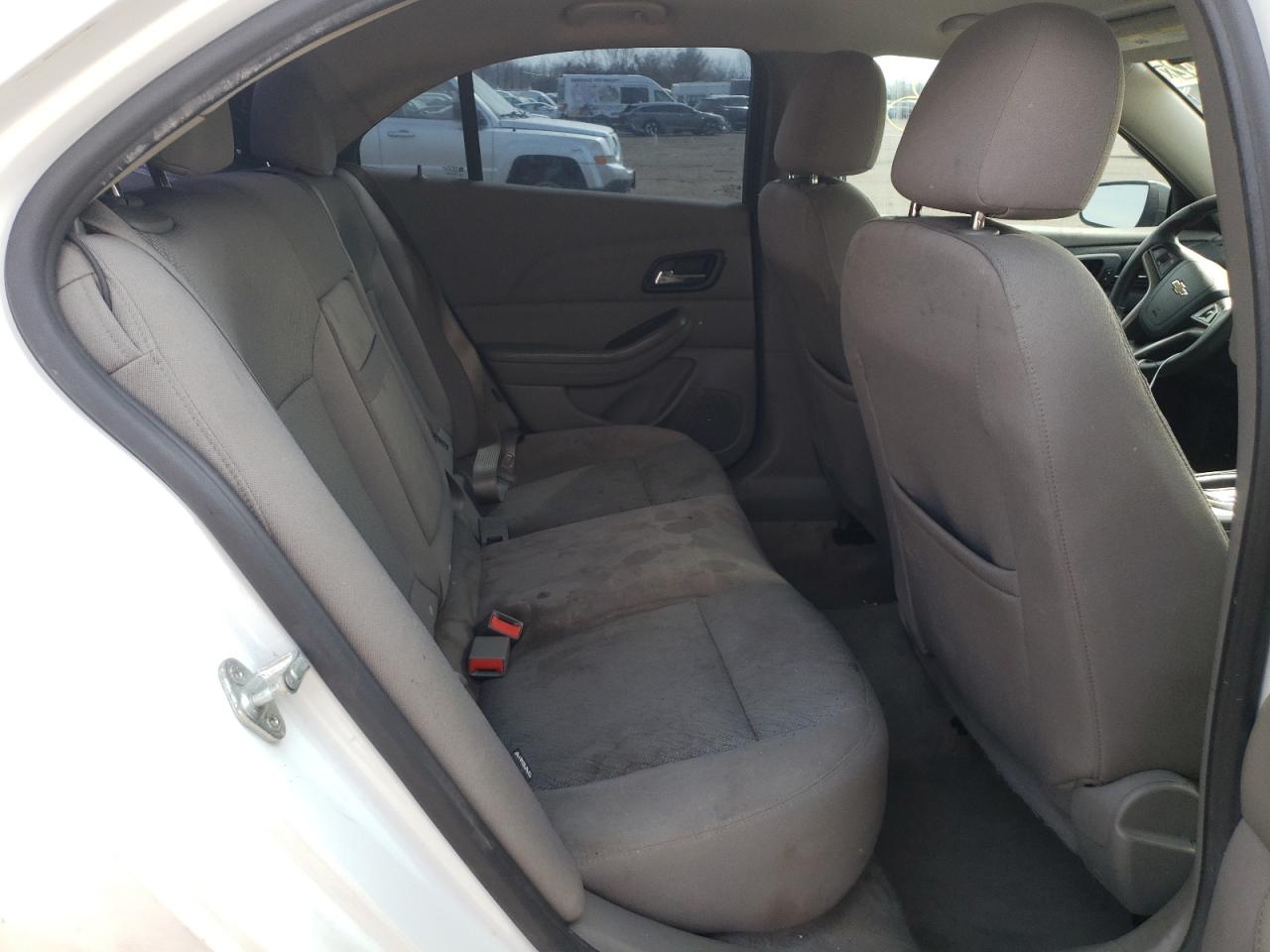 Photo 6 from auction – 2013 CHEVROLET MALIBU LS with VIN 1G11B5SA4DF212820