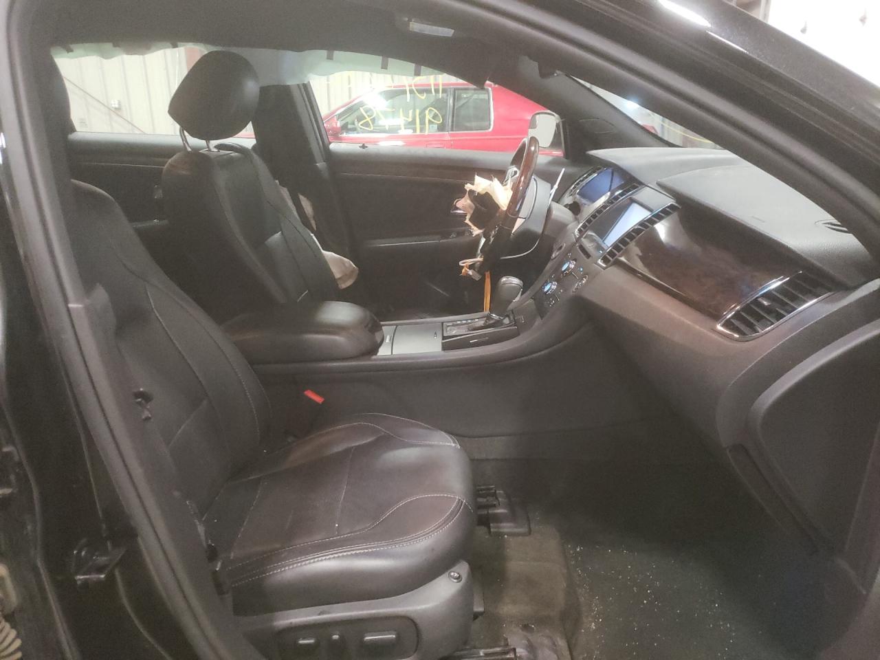 Photo 5 from auction – 2013 FORD TAURUS LIM with VIN 1FAHP2F84DG193022