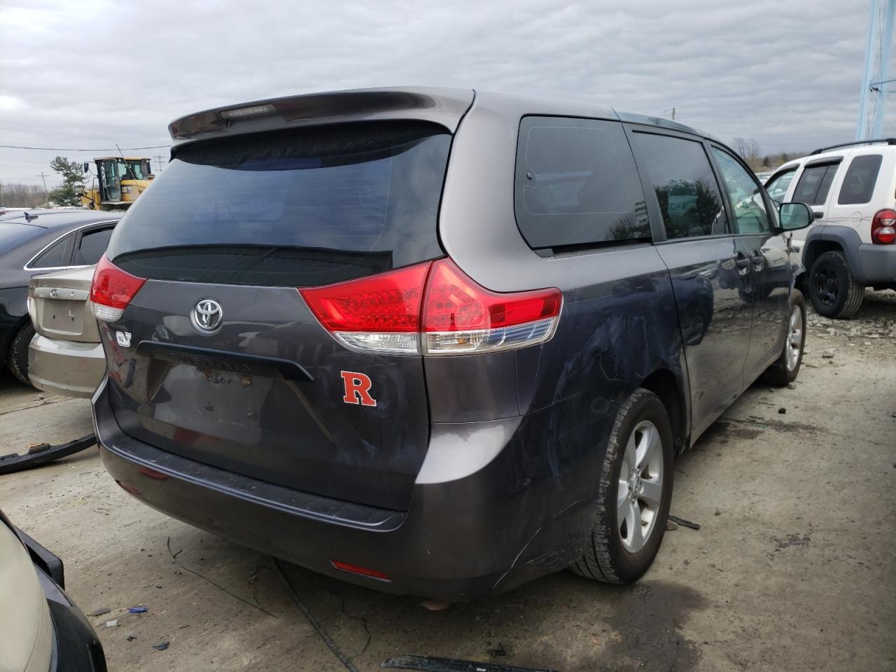 Photo 4 from auction – 2012 TOYOTA SIENNA with VIN 5TDZK3DC7CS183793