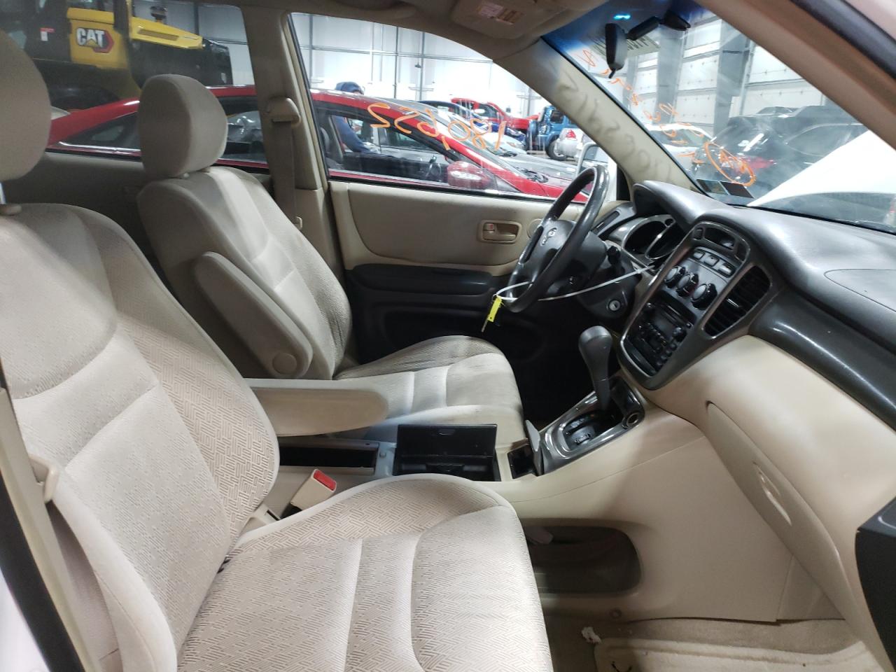 Photo 5 from auction – 2002 TOYOTA HIGHLANDER with VIN JTEHF21A120055348