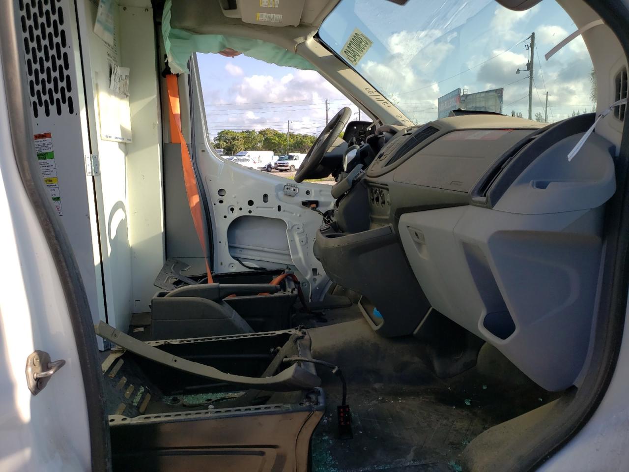 Photo 5 from auction – 2018 FORD TRANSIT T- with VIN 1FTYE2CM9JKB52525