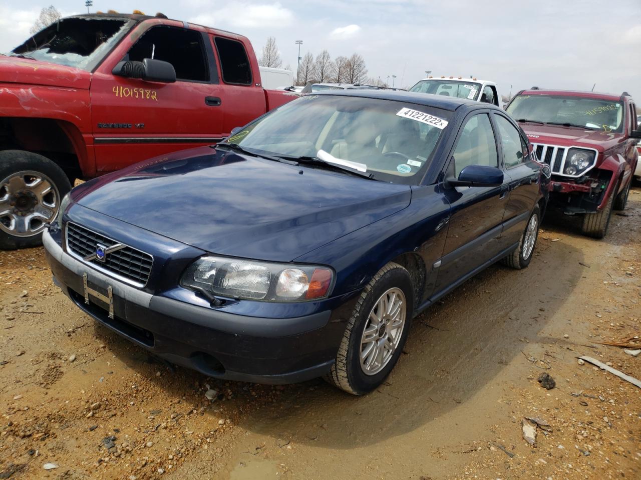 Photo 2 from auction – 2004 VOLVO S60 with VIN YV1RS61T442378470