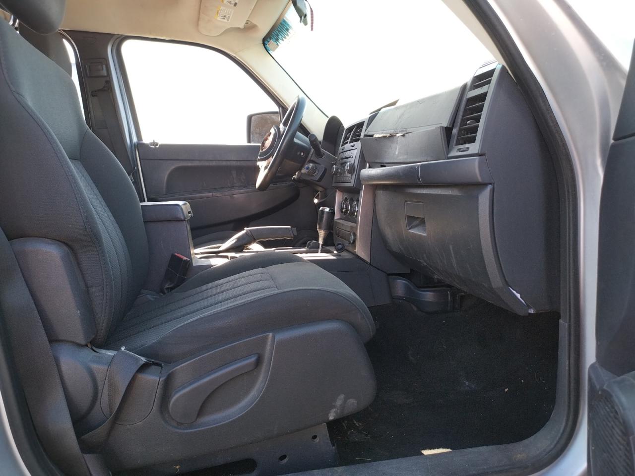 Photo 5 from auction – 2011 JEEP LIBERTY SP with VIN 1J4PN2GK9BW505841