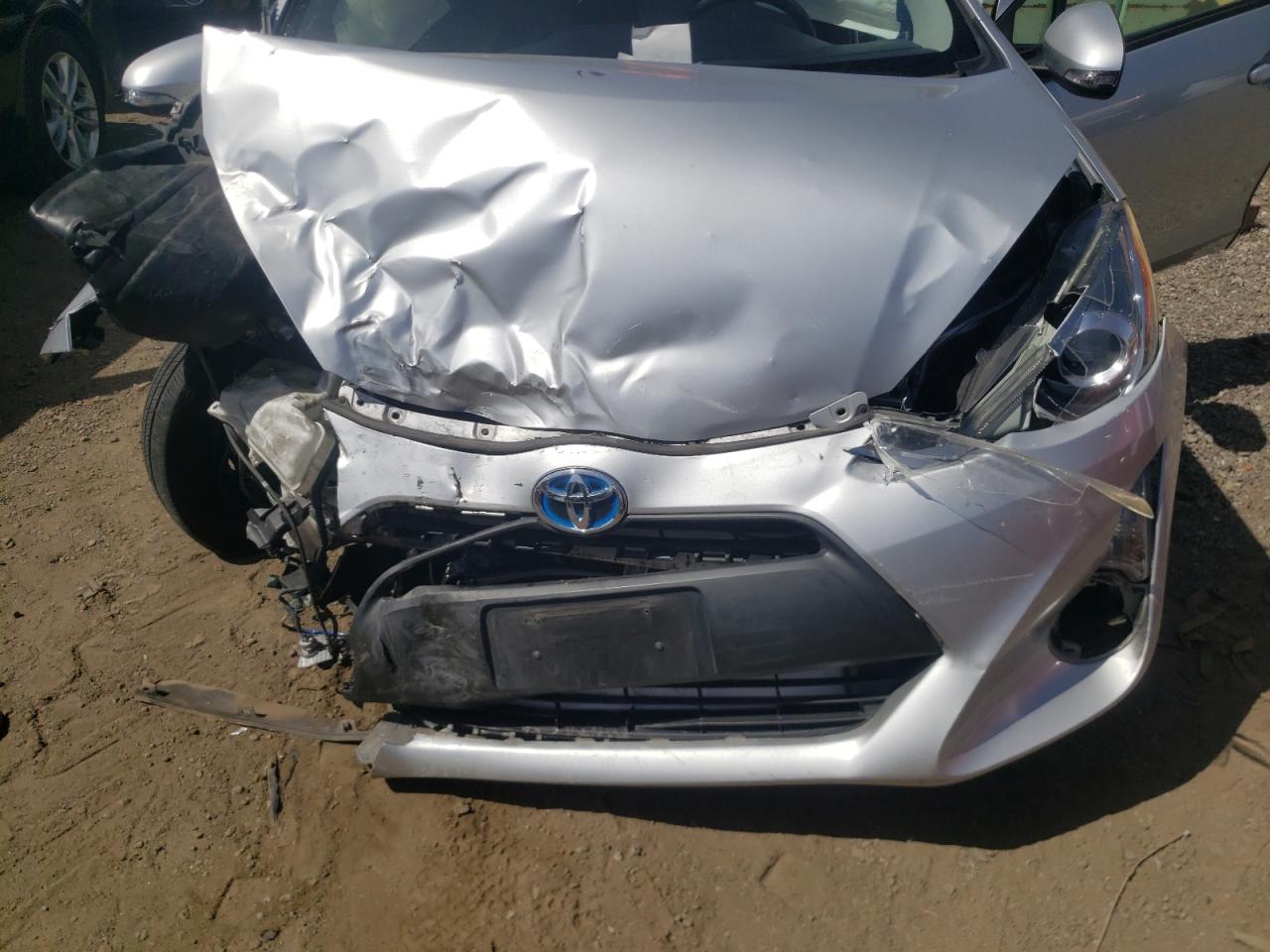 Photo 7 from auction – 2015 TOYOTA PRIUS C with VIN JTDKDTB30F1111270