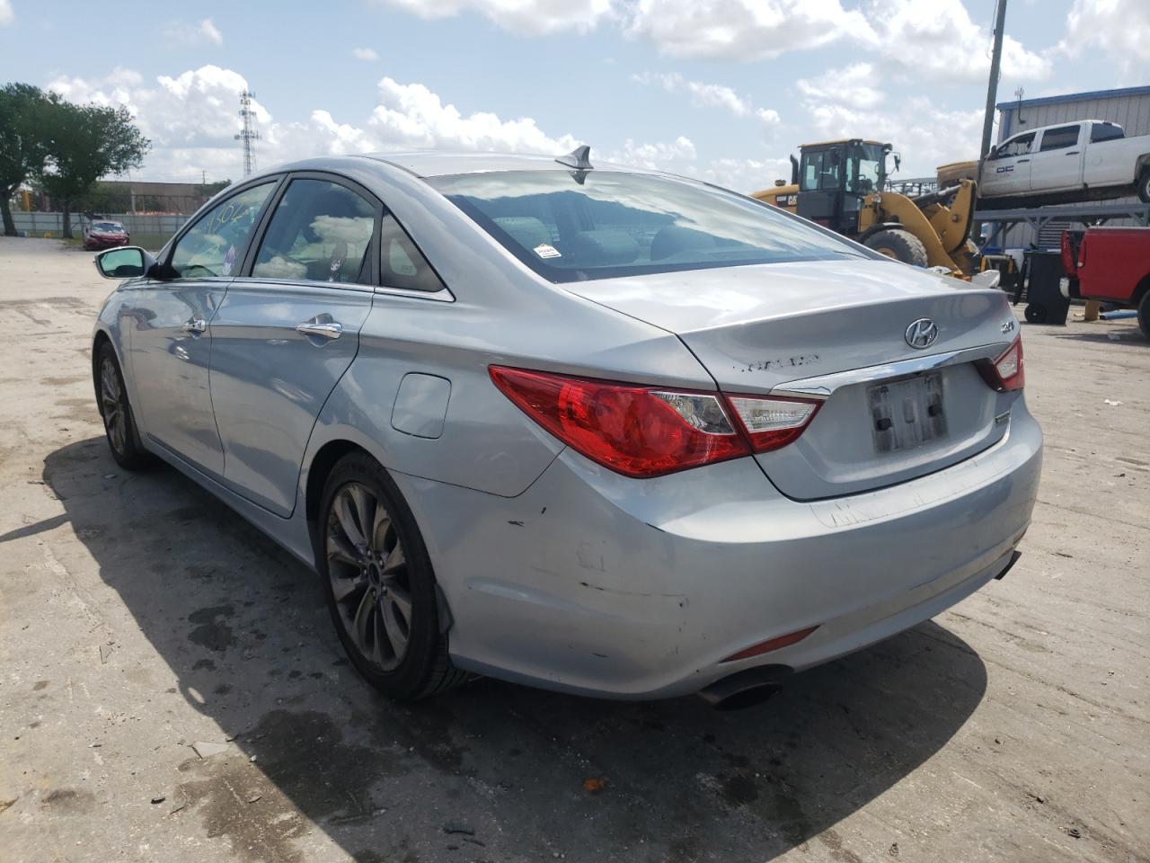 Photo 3 from auction – 2011 HYUNDAI SONATA SE with VIN 5NPEC4AB8BH195548