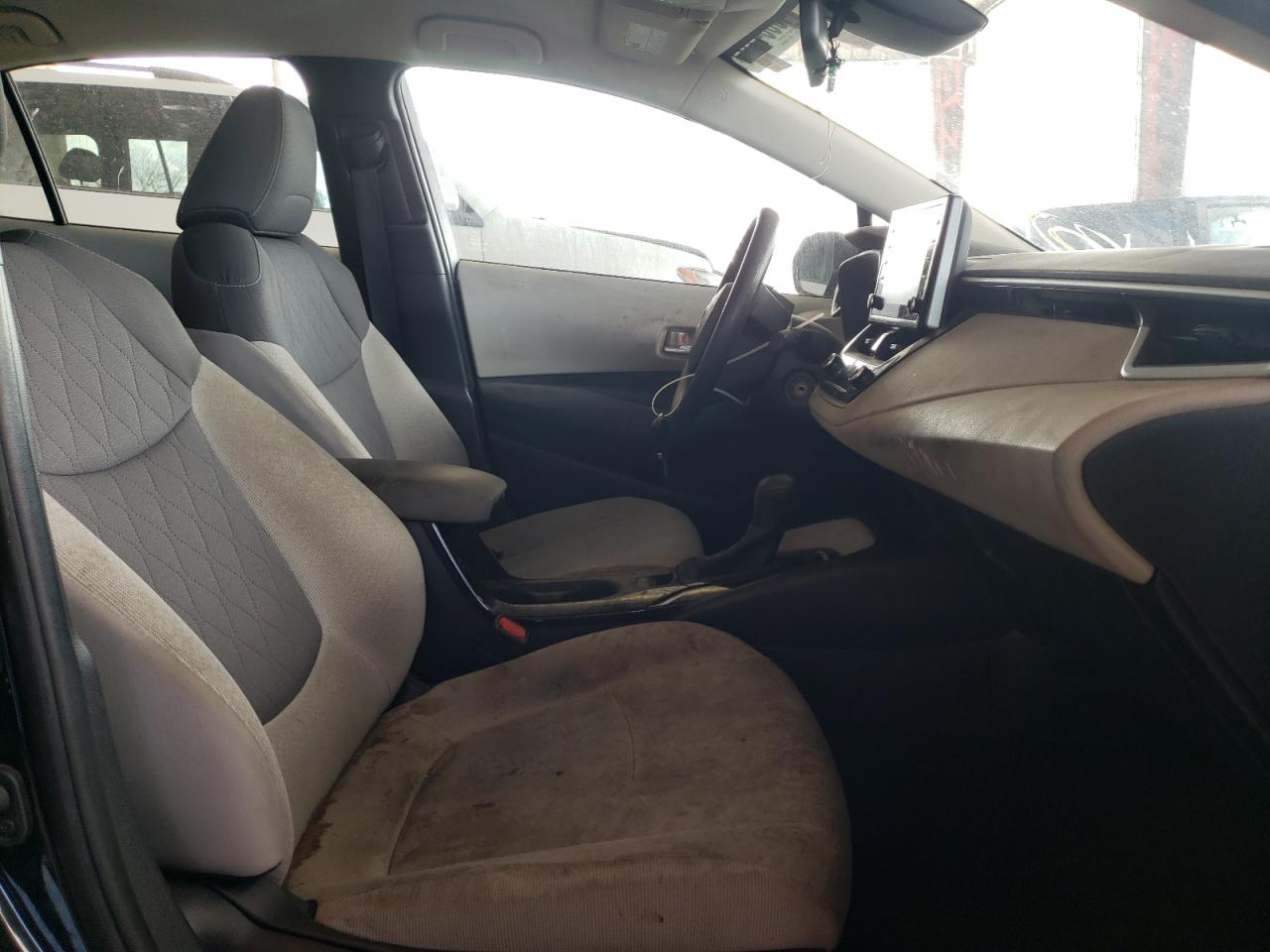 Photo 5 from auction – 2020 TOYOTA COROLLA LE with VIN 5YFEPRAE4LP006619