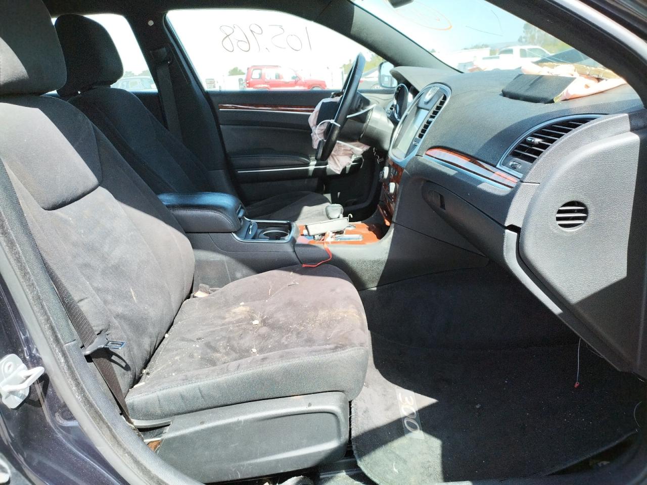 Photo 5 from auction – 2012 CHRYSLER 300 with VIN 2C3CCAAG3CH175627