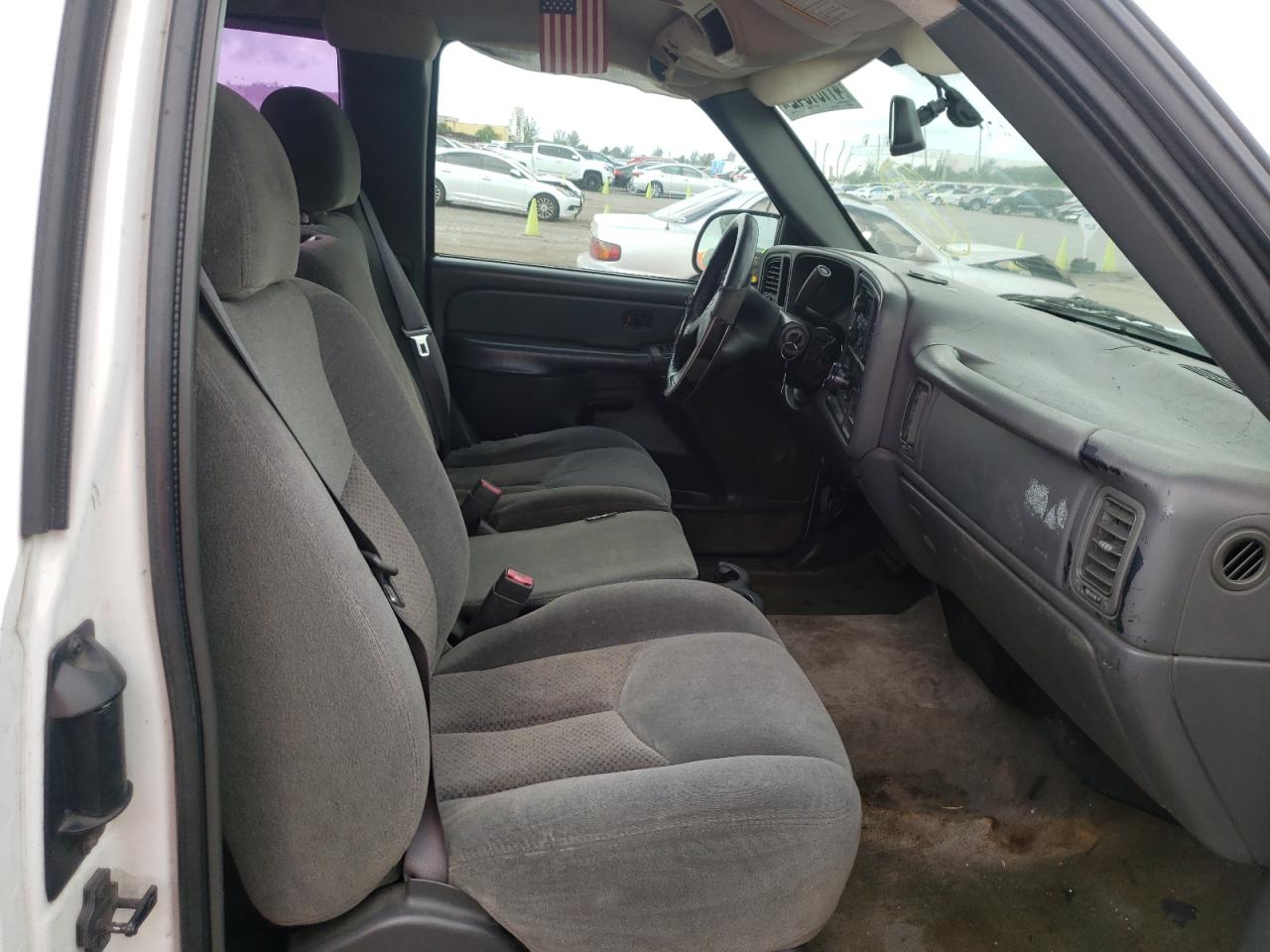 Photo 5 from auction – 2004 CHEVROLET SILVERADO with VIN 1GCEC19V24Z104492