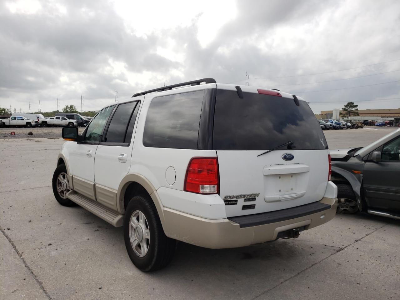 Photo 3 from auction – 2005 FORD EXPEDITION with VIN 1FMPU175X5LA23670